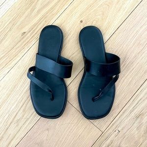 ZARA THONG SANDALS US SZ 6
